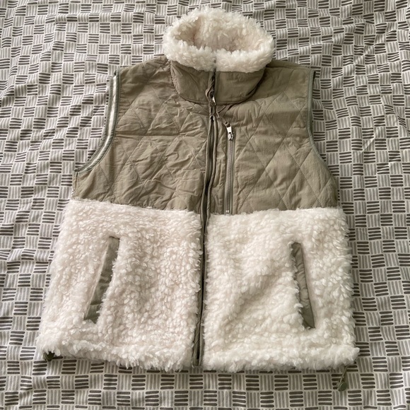 Abercrombie & Fitch Women Vest - Picture 1 of 7